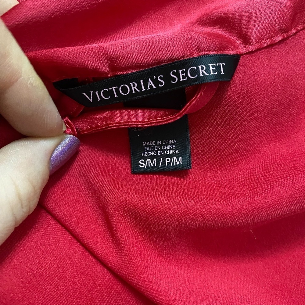Victoria’s Secret - Satin lace embellished robe - Picture 3 of 5